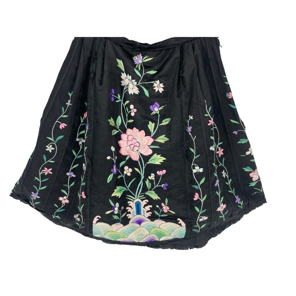 Vintage 1950s Black Silk Hand Embroidered Skirt Chinoiserie Floral Pagoda XS S